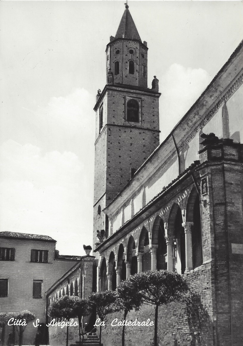 0021 CITTASANTANGELO LA CATTEDRALE FRONTE